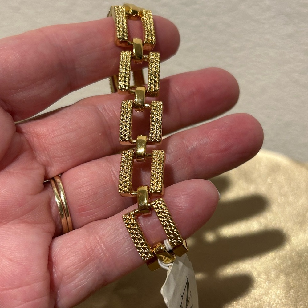 Napier Gold Bracelet with Vintage Textured Design - Picture 5 of 6